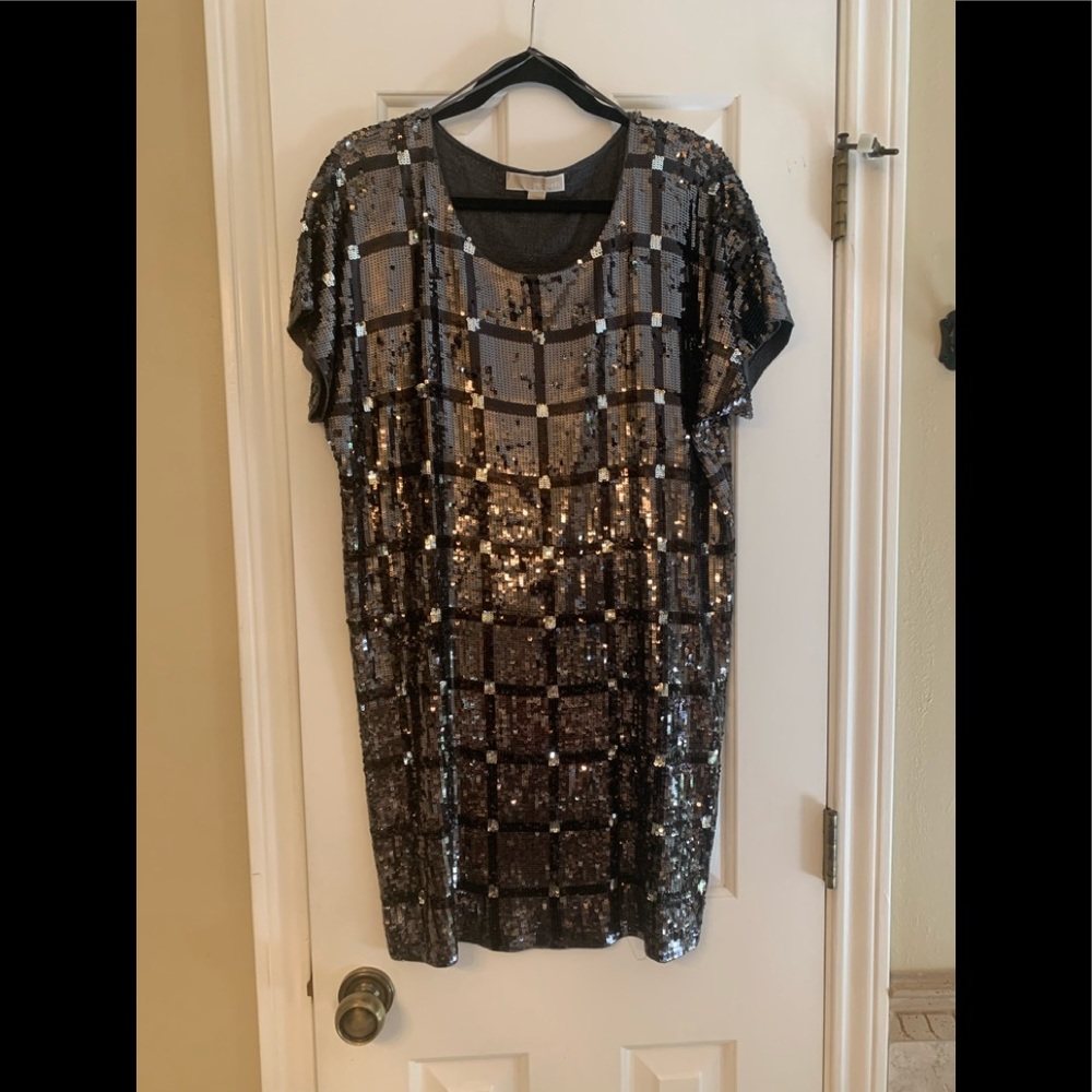 Michael Kors, Flashy, Sequined, Cocktail Dress
Sz S
Excellent Condition